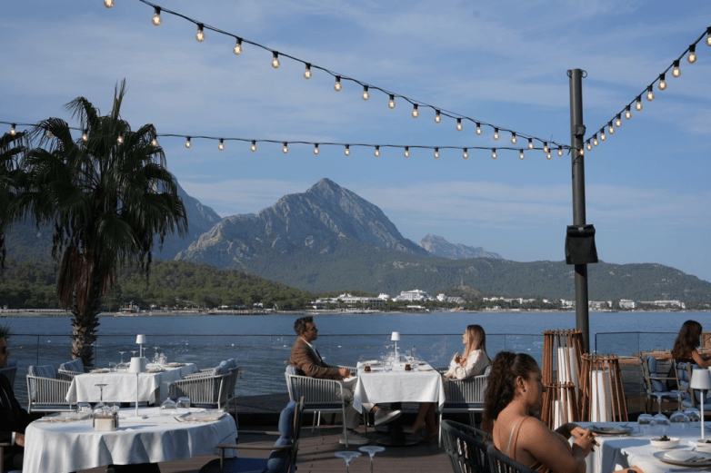 土耳其官方旅游平台GoTürkiye推出第三部迷你剧《隐秘恋人》(图2) 土耳其官方旅游平台GoTürkiye推出第三部迷你剧《隐秘恋人》(图2)