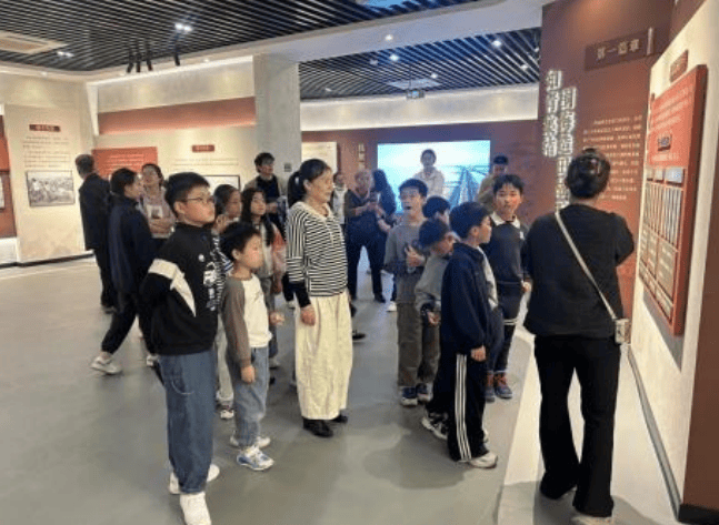 红色精神永传承 环保理念入童心 (图2) 红色精神永传承 环保理念入童心 (图2)