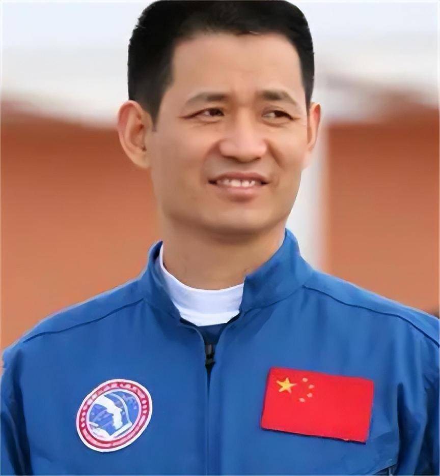 聂海胜妻子:在丈夫上太空前提出离婚,保密生活隐藏了多少辛酸?