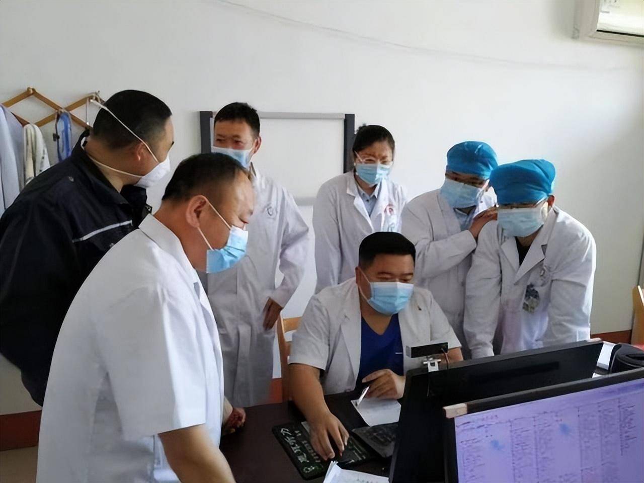 四川女子14年怀孕19次,前18个孩子离奇夭折,医生检查道出真相