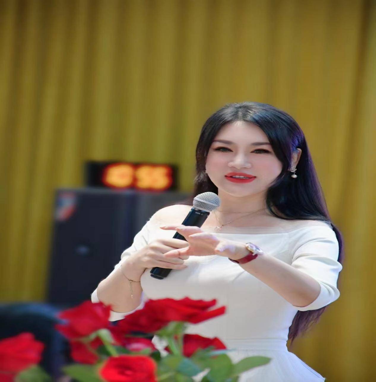 破茧成蝶育桃李,赋能就业显担当