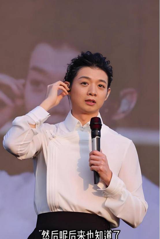 35岁霍尊正式复出!音乐节上连唱9首歌,前女友陈露被抓快4年