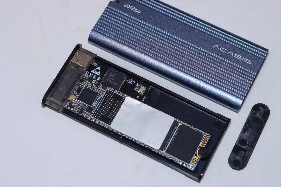 读写速度慢如蜗牛,原来是我选错了移动固态硬盘盒