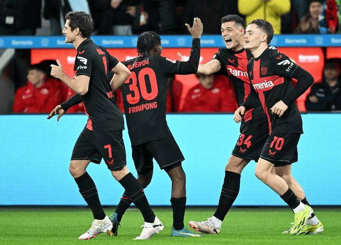 勒沃库森欧冠小组第二，主场强势，纽卡斯尔客场挑战出线热门，战意十足。