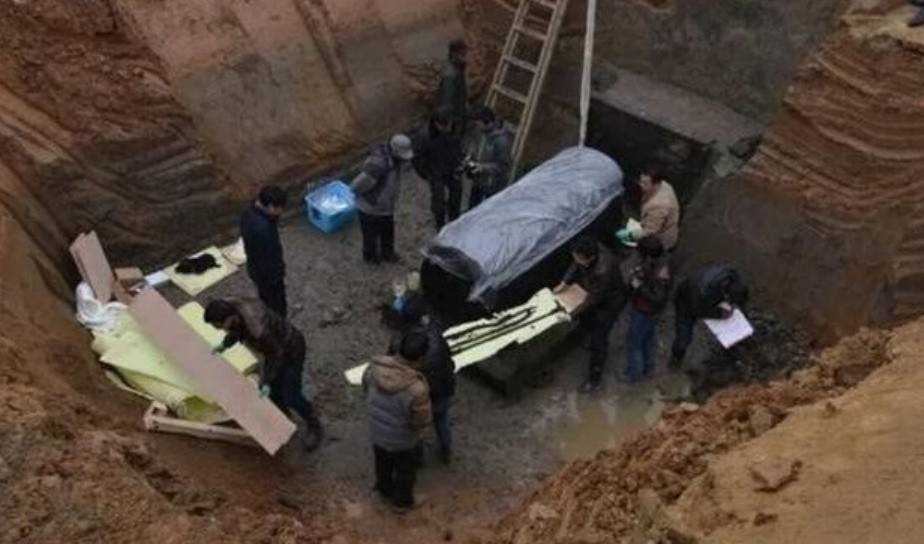 1994年,湖北盗墓贼挖出战国女尸,1年后3人殒命,20余人遭殃