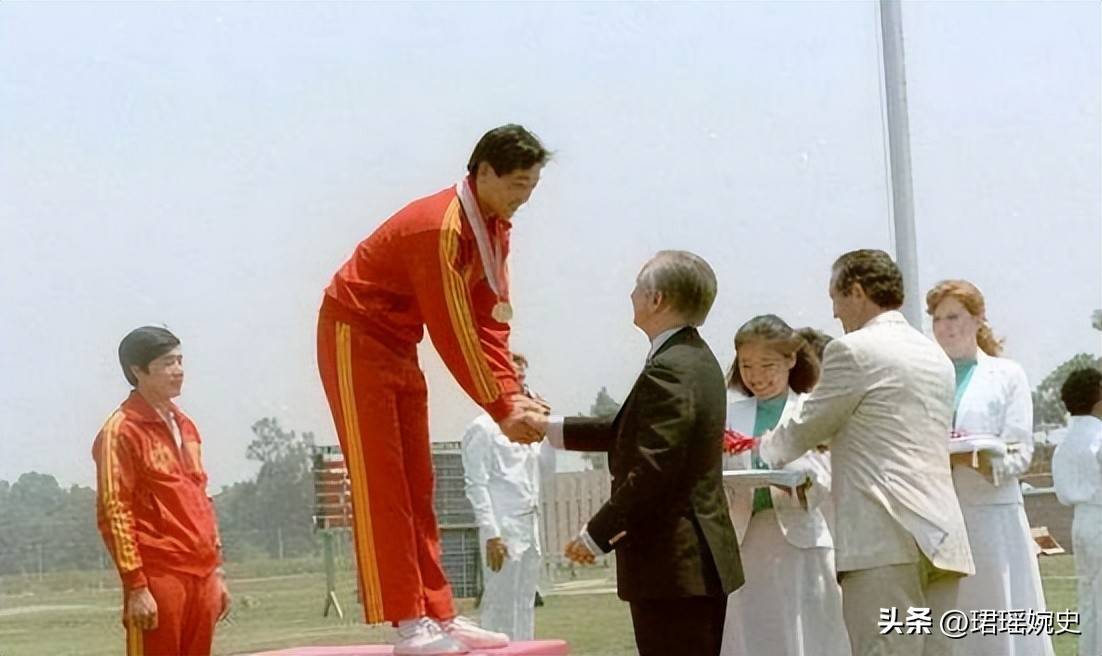 中国首位奥运冠军许海峰:建军节出生,父亲是新四军,喜欢玩弹弓