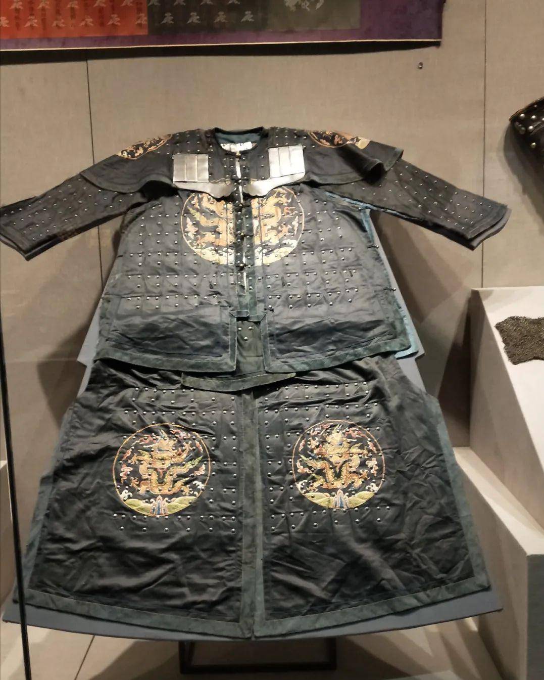 明代布面甲的分类:青甲,紫花布甲,蟒甲