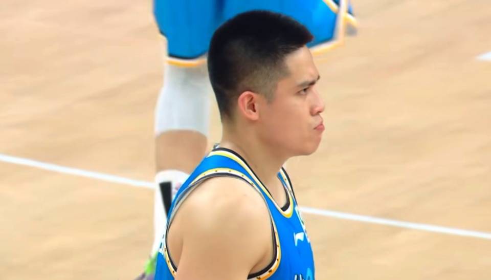 北京首钢争议“第6球”，苏群还原更多细节，辽宁球迷终于释然了