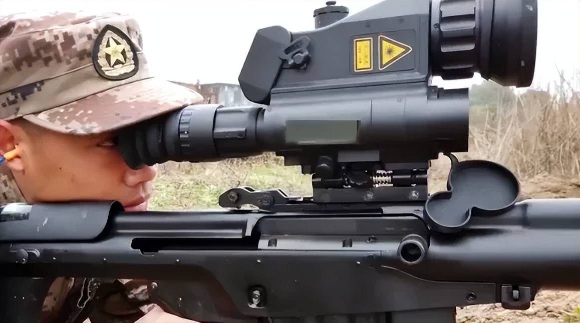 柬埔寨狙击手展示中国10式大狙!还有哪些武器是中国造?