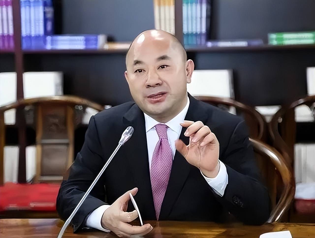 手握全球10万亿矿产,一年赚7227亿,他是中国真正的"隐形首富"