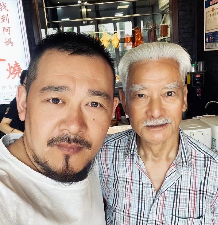 "霍元甲"高雄:定居加拿大,80岁能徒步上华山,和妻子像两代人