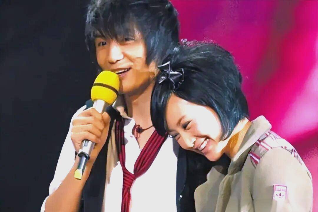 原来她是朴树老婆!为丈夫20年不生娃,经常分居,如今把狗当亲人