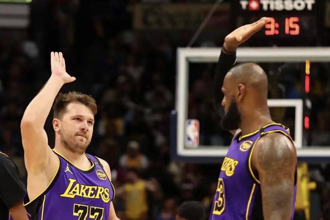 圣诞大战定心丸！Shams证实东契奇将战火箭，左腿挫伤无大碍