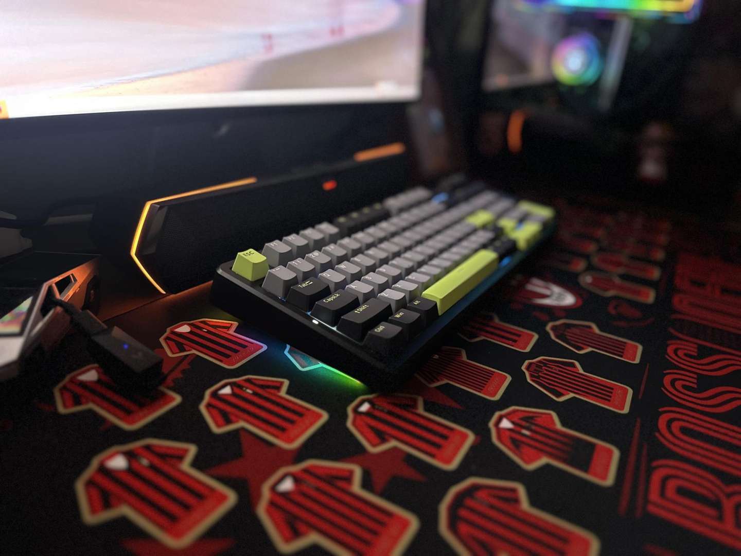 懒人狂喜！雷柏 VT9MAX+V700DIY-98长续航版，最强套装，焊死桌面 