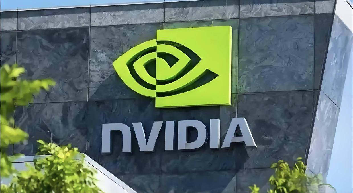 黄仁勋挖角谷歌资深高管——英伟达战略要地的一着棋?