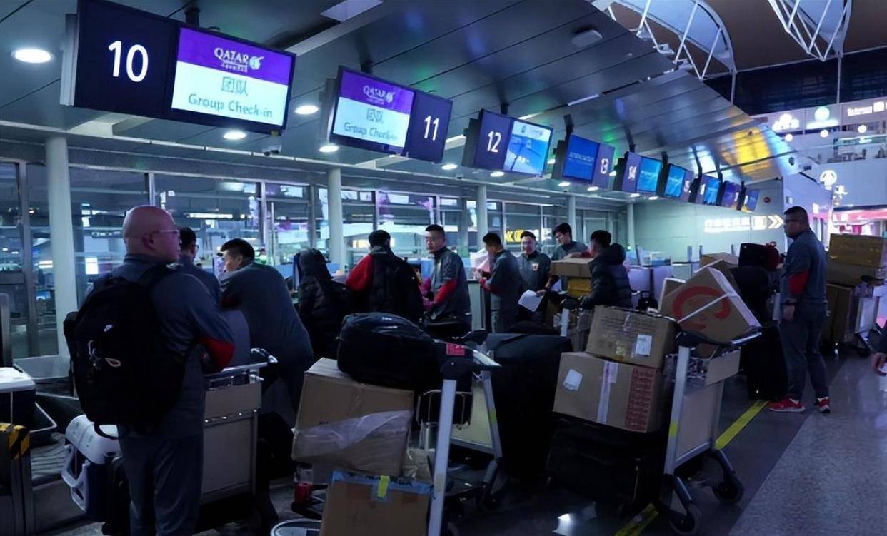 海港悄悄签下上赛季亚冠“噩梦”中场！22岁多哥悍将专干脏活，奥斯卡终于有人扛雷了