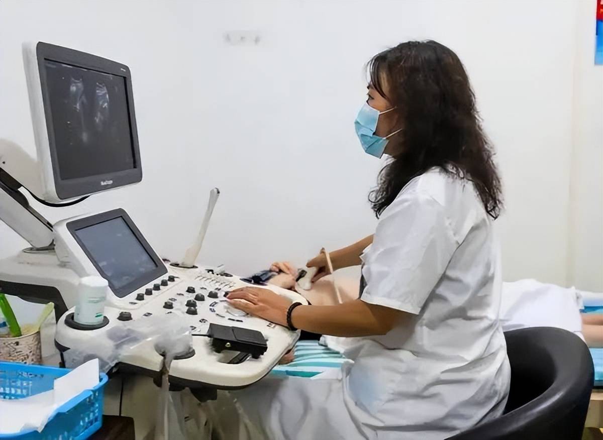 孕妇每产检一次就多一胎,原是怀上同卵四胞胎,医生摇头：要不了