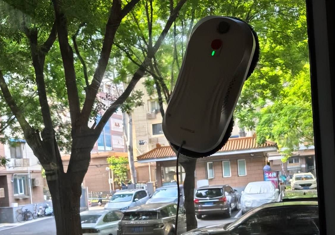 高层擦窗机器人优缺点有哪些？2026最好用的擦窗机器人排行榜前十名，性价比高的擦窗机器人推荐