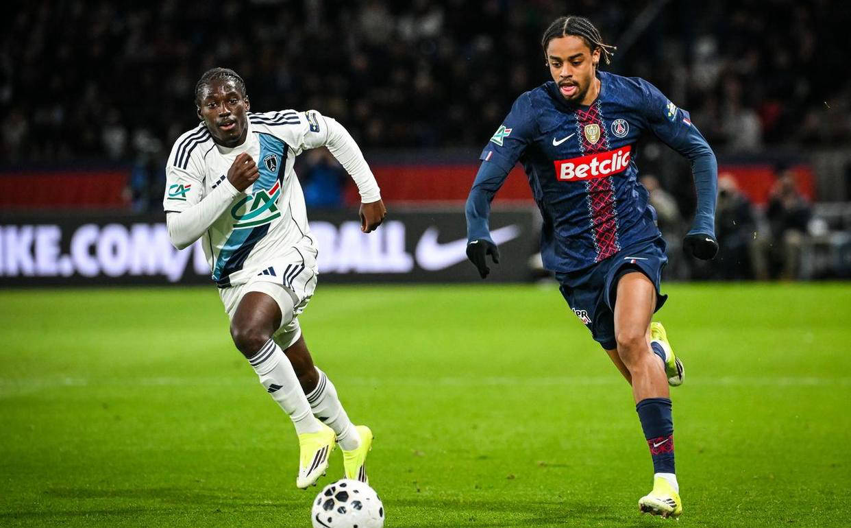 巴黎杯赛爆冷，法甲第15名巴黎FC1