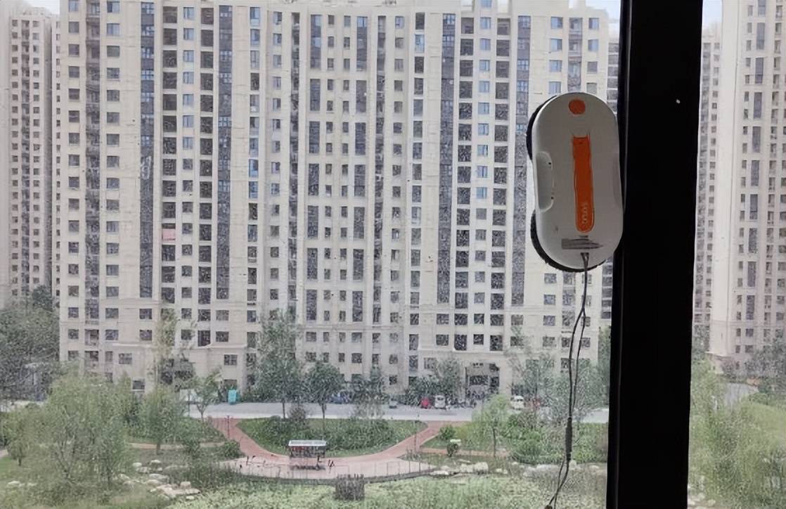 智能擦窗机器人什么牌子好用？2026高层擦玻璃神器十大排名，大小户型都适配！