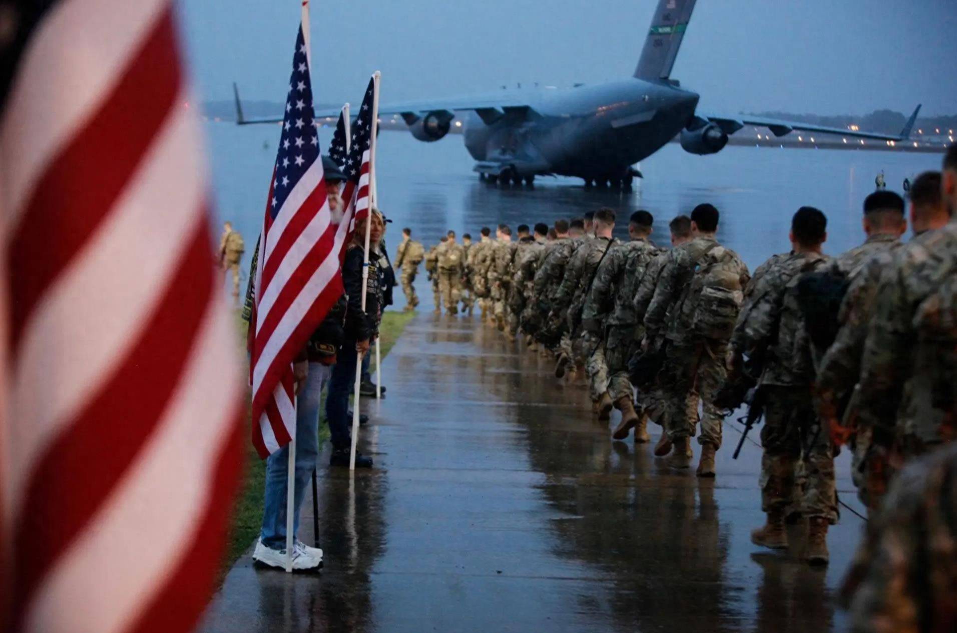 美国为动手做准备？从中东基地撤离人员，伊朗有三大目标或被打击_搜狐网