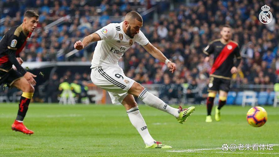 رؤية مورينيو الثاقبة: لماذا ضحى بـ "سفاح" مثل هيغواين من أجل بنزيما؟ كواليس غيرت تاريخ ريال مدريد!