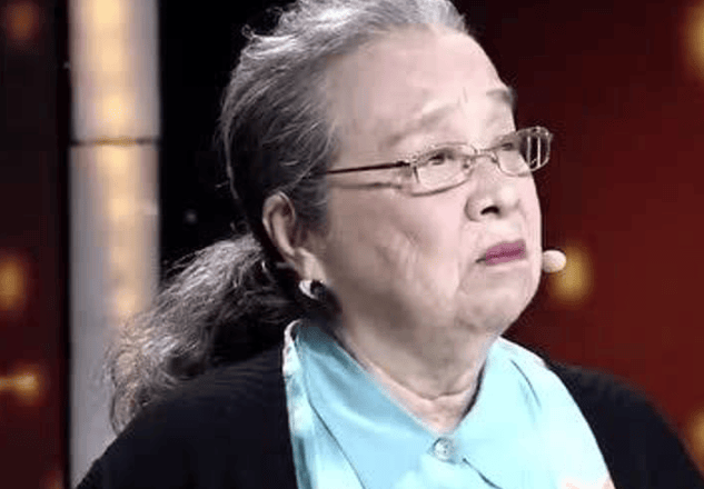 原创            陶玉玲告别仪式“容嬷嬷”李明启痛哭