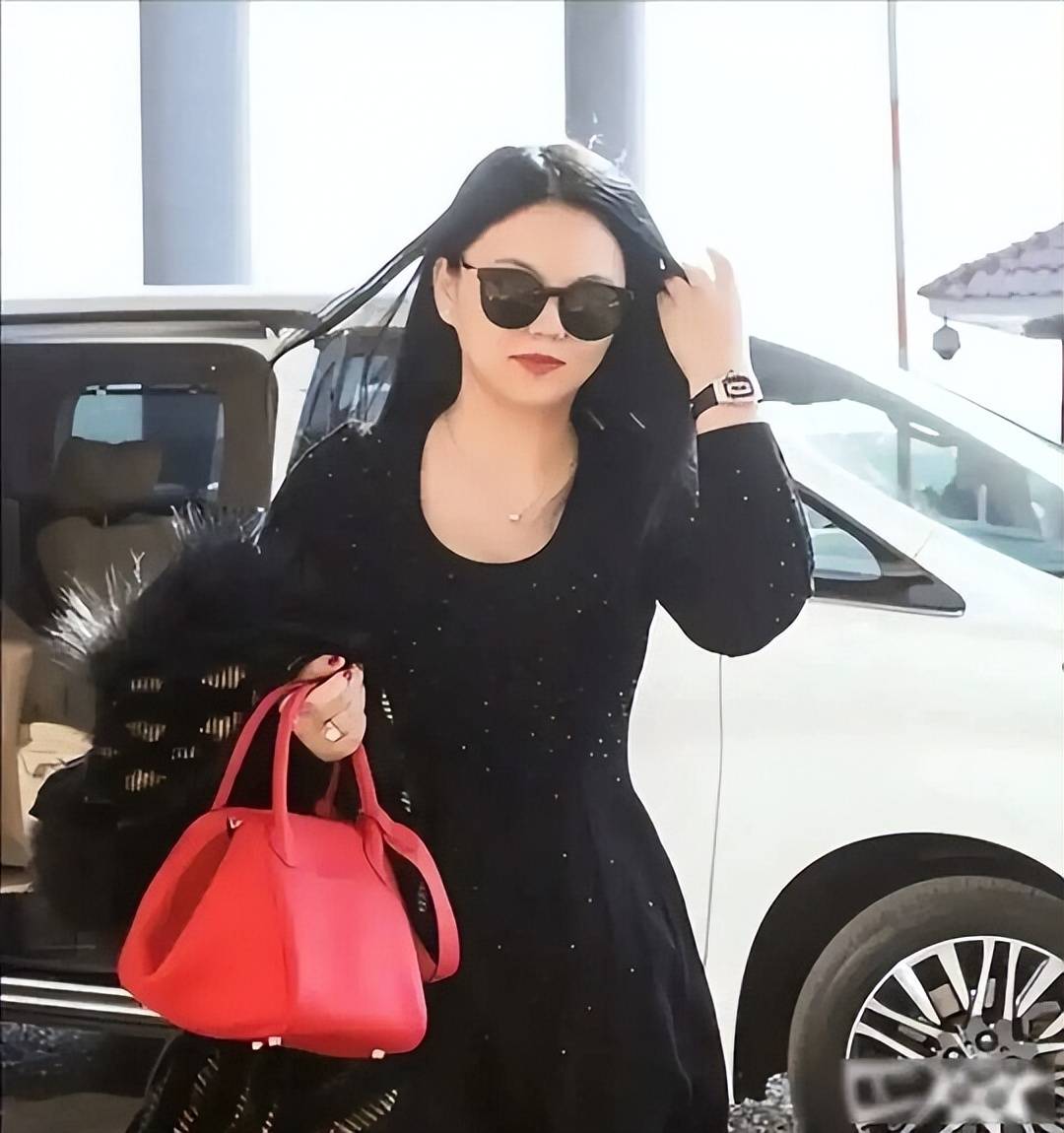 李湘翻车被全网封禁一切皆有因果