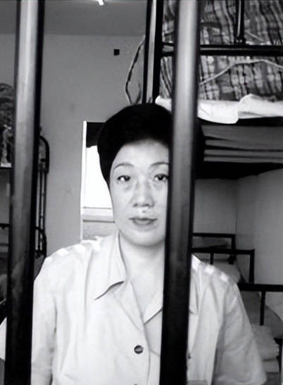 湖南建工集团原副总蒋艳萍,靠美貌骗倒40多个上级,却被一老人扳倒