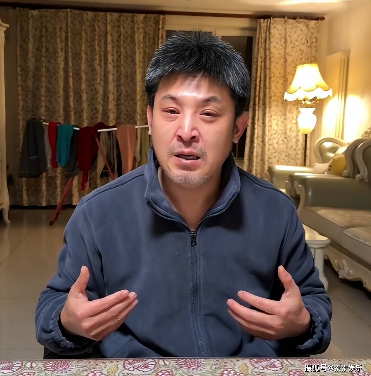 演员孙涛澄清闫学晶言论落泪维护妻子