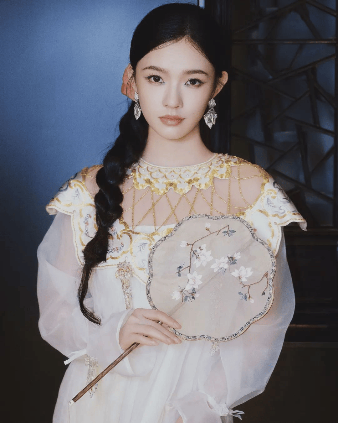 Share | 林允，肤白貌美，性感写真壁纸