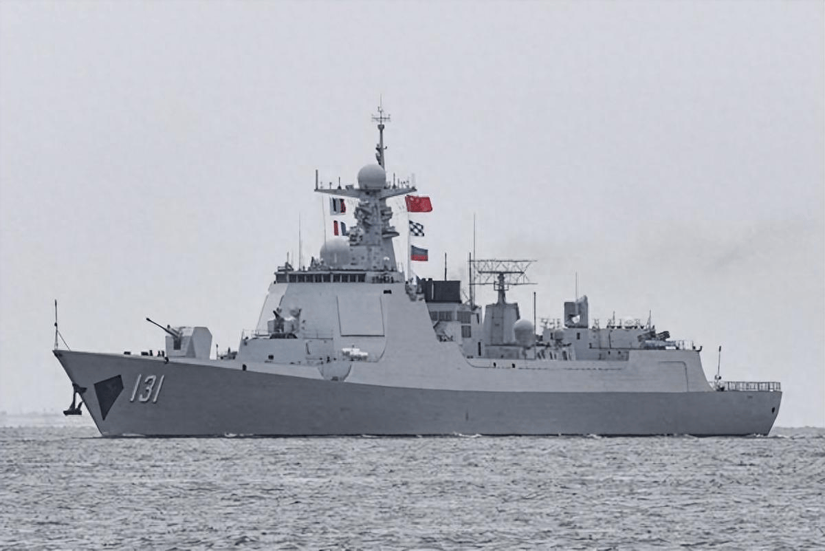 原创            中外舰艇激烈对峙！太原舰瞬间进入战斗状态，距开火只差最后一步