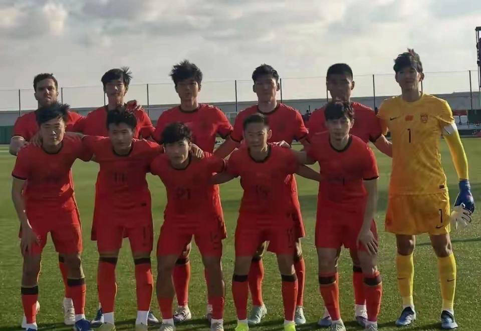 国足顽强战平世界杯劲旅，领先两球被追平，邵佳一保持不败战绩
