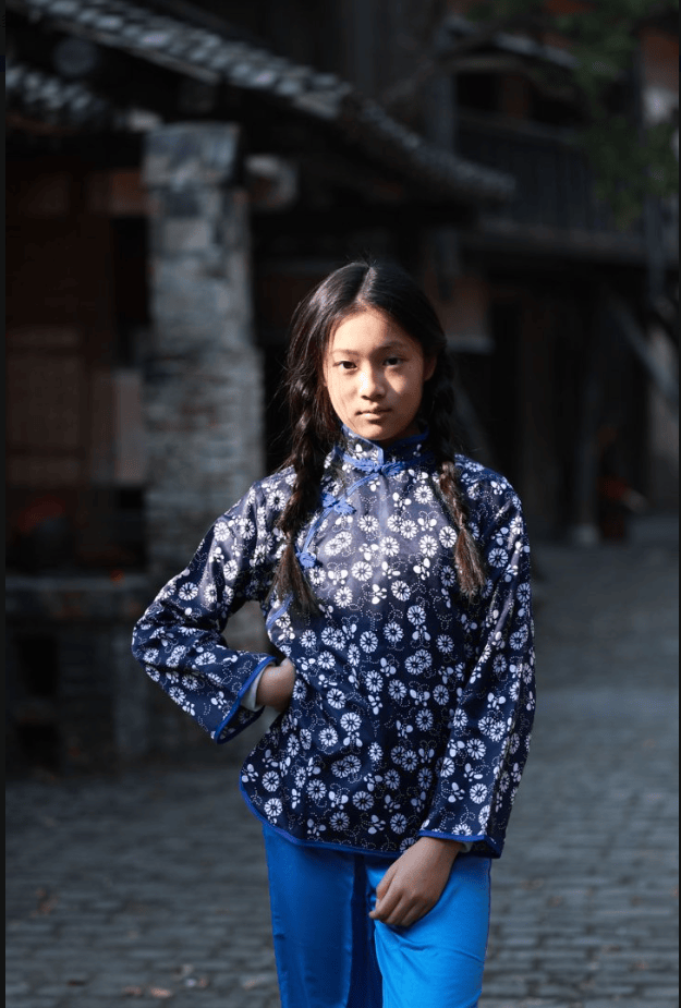 上海礼智信影视文化传媒出品的《闪闪红星》正式开拍