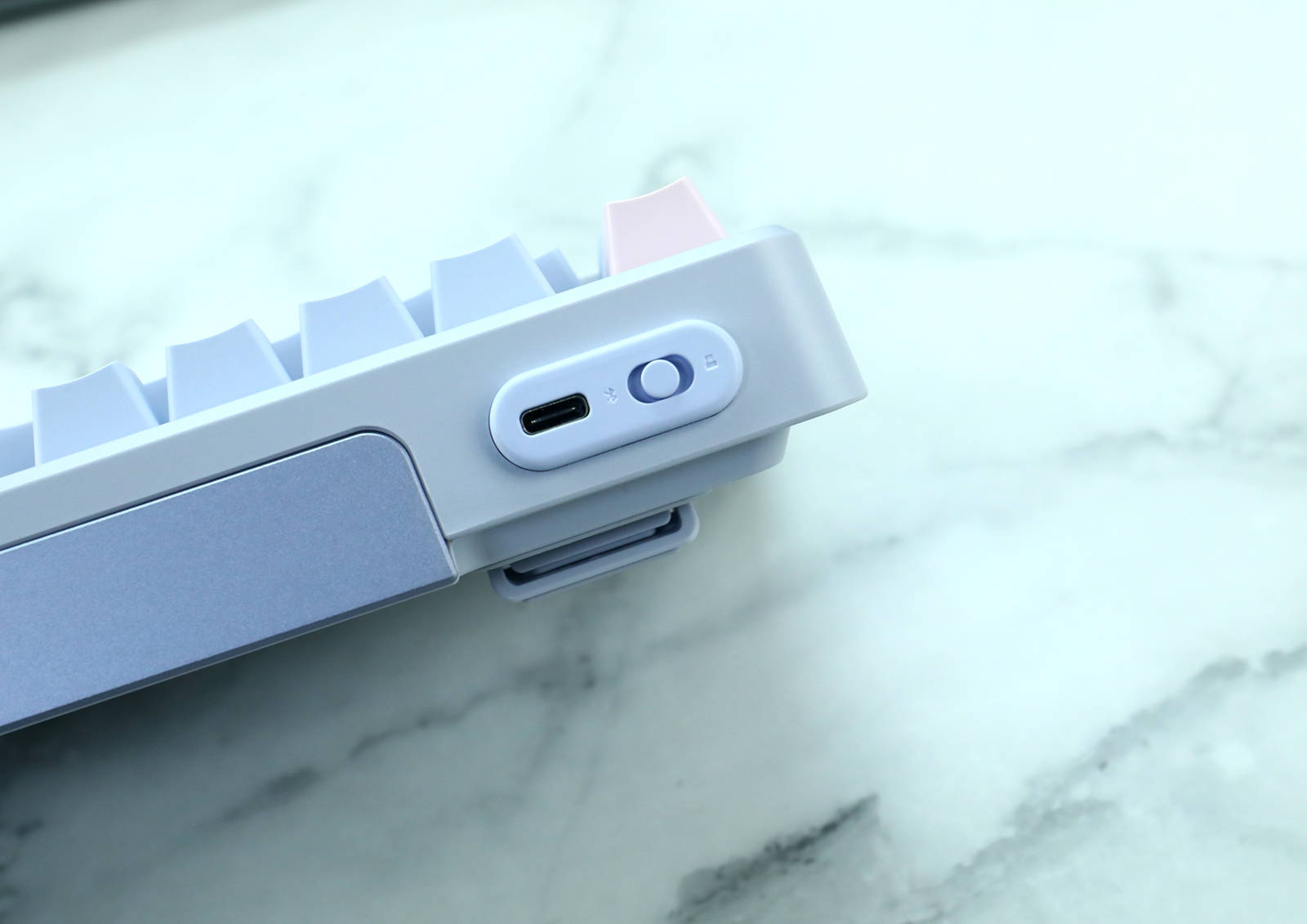 无线续航与精准操控双标杆！雷柏VT9 MAX鼠标+V700DIY-98长续航版键盘最强续航无线键鼠套装综合测评