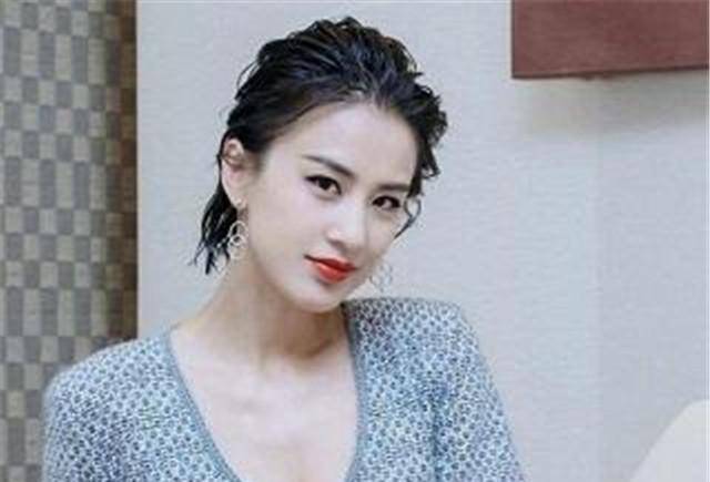 原创            从3万到2亿，从笑话到神话，为爱撒谎8年的黄圣依