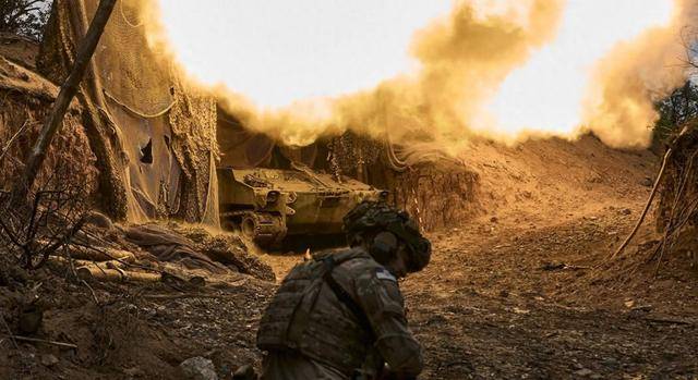 原创            乌克兰宣布俄罗斯战败，士兵尸体横七竖八，满地都是摩托车和汽车