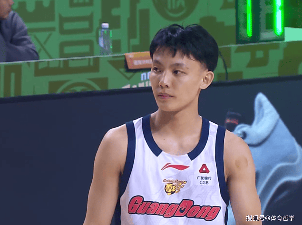 广东记者关辛，透露徐杰的最新伤病情况