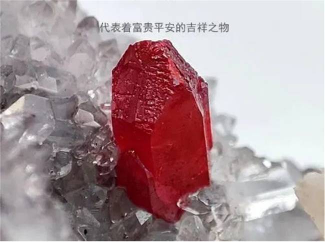 本命年带朱砂好还是玛瑙好？为什么本命年要带朱砂？十个公认品牌,90%硫化汞含量,收藏天花板