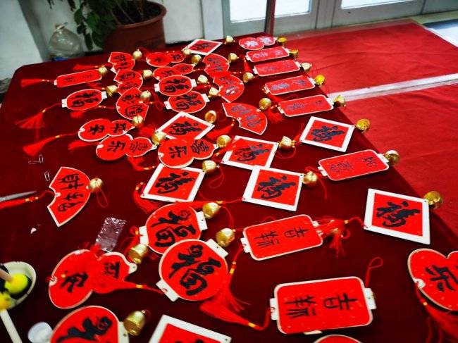 湖源巷里寻年味 骏马奔腾开新境(图3) 湖源巷里寻年味 骏马奔腾开新境(图3)