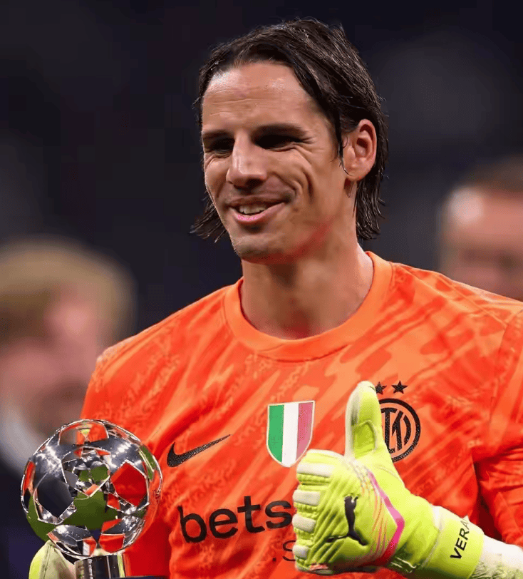 أفضل 10 لاعبين فوق سن الـ 35: ليفاندوفسكي يزيح ميسي ورونالدو عن العرش.. ومفاجآت في القائمة!