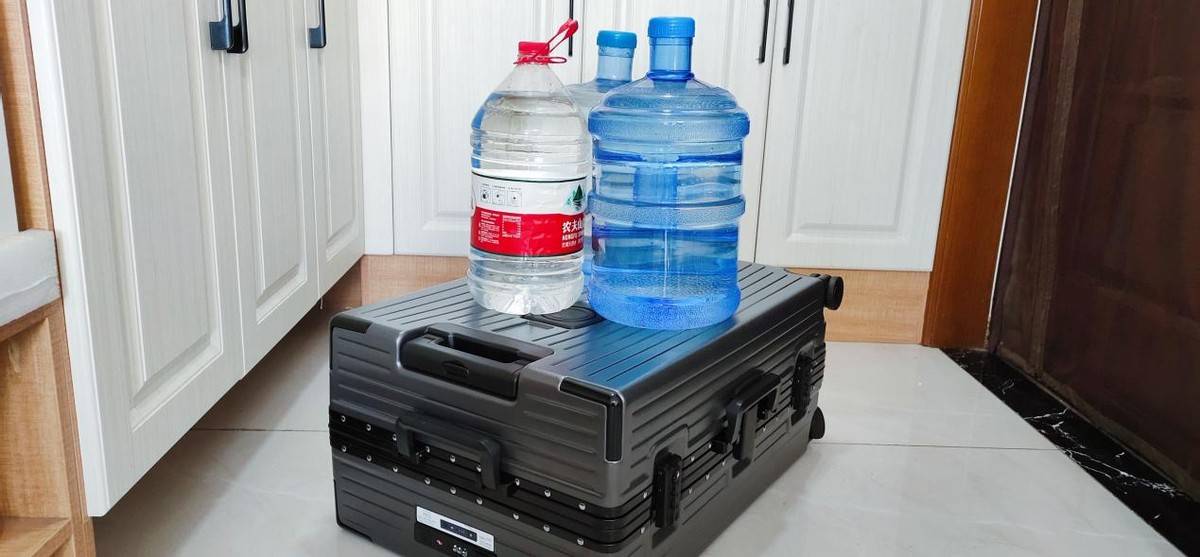 200KG 承重+4 层进口科思创，GaKior行李箱测评：非时尚6 防，耐用性一流