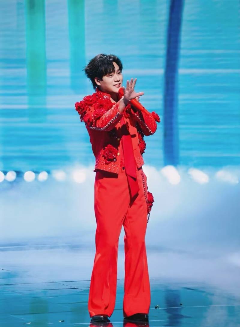 洛琦湖南卫视春晚首秀说唱 全能实力燃炸舞台封面图