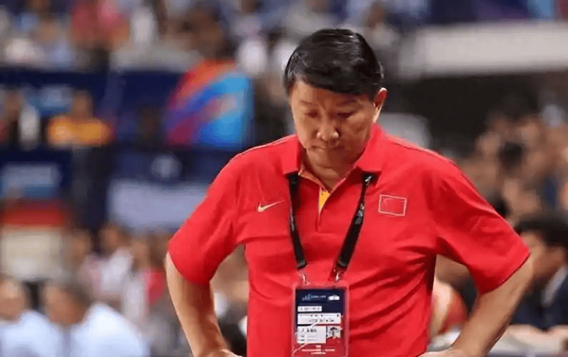 正式驰援，邀请李梦回归？尘埃落定，宫鲁鸣发声，谁注意9号球衣归属