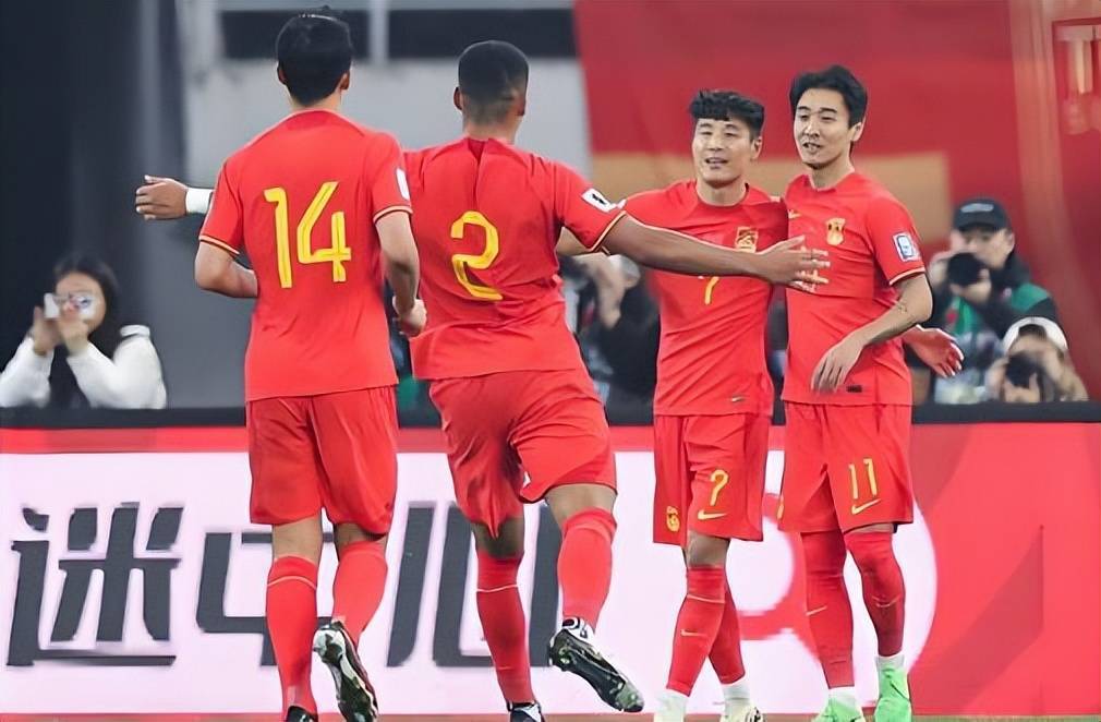 FIFA刚官宣确认国足参加世界杯附加赛！宋凯就成功运作四条新归化大鱼入籍，值得期待