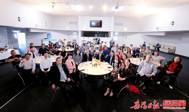 妙笔凝华章 荣光共此时