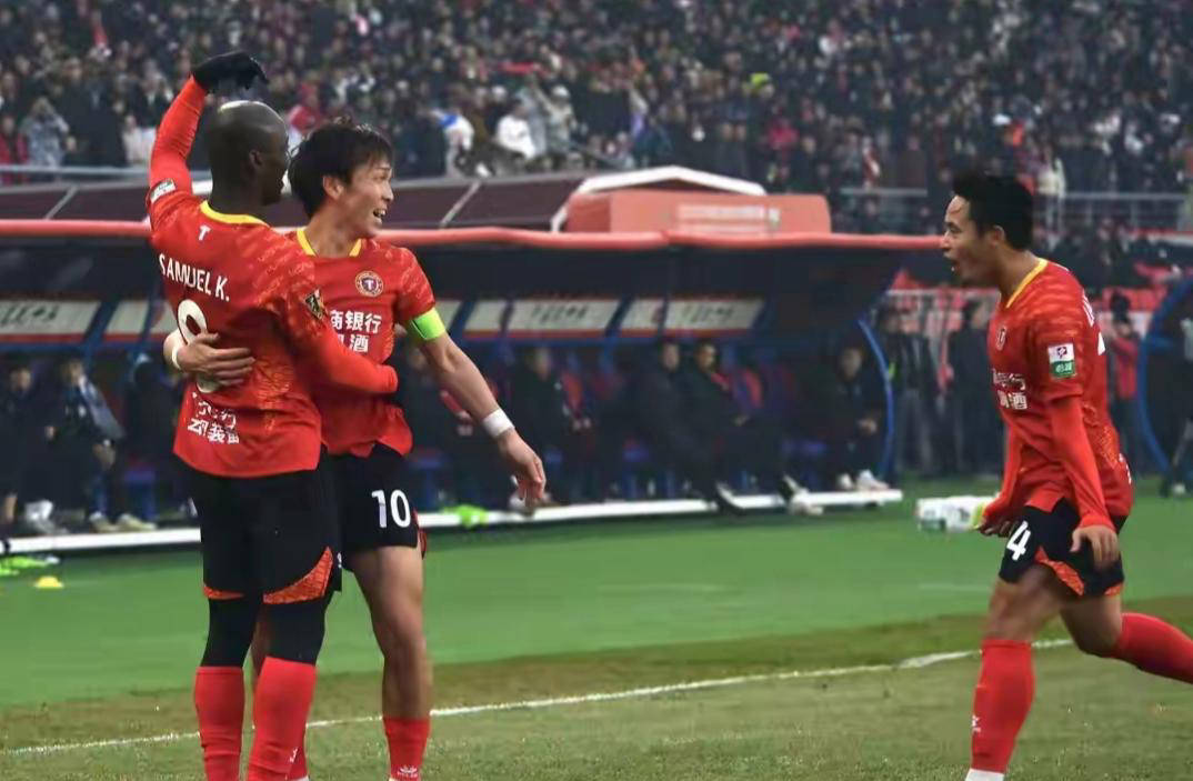 辽宁铁人1-3不敌北京国安，“凯泽斯劳滕梦”暂时破灭 