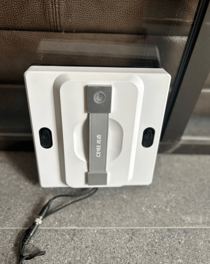 擦窗机器人值得买吗？智能擦玻璃机器人好用吗？擦窗机器人排行榜第一名推荐！