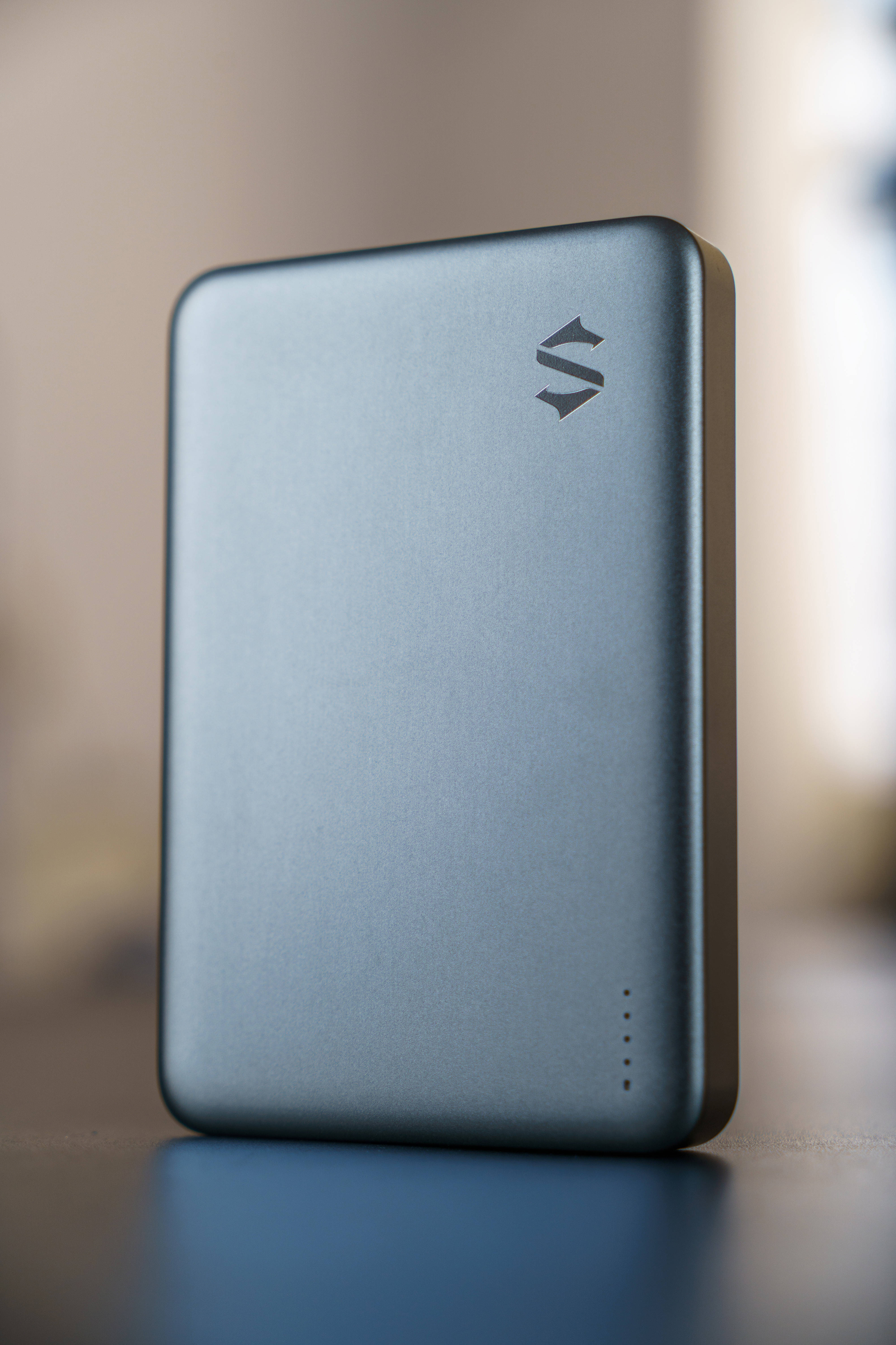 真15W无线快充的黑鲨刀锋3自带线磁吸充电宝体验分享