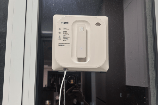 全自动擦窗机器人实用吗？高品质擦玻璃机器人品牌排行榜前十名推荐，高效清洁不留痕
